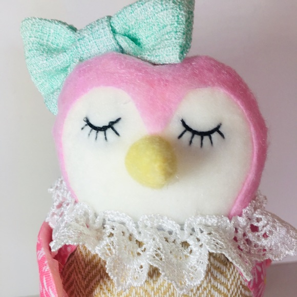 Easter Bashful Chick Pink Outfit Lace Collar Decor - Picture 4 of 8